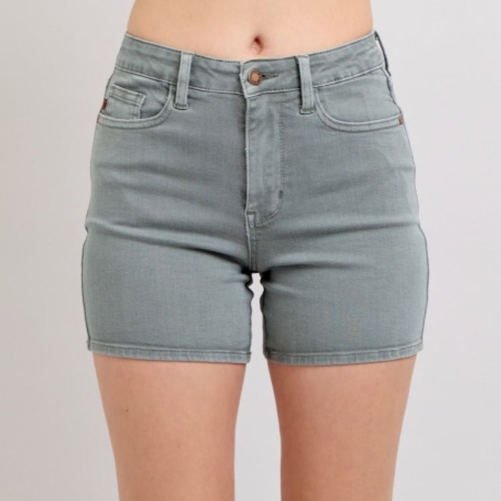 GARMENT DYED JUDY BLUE SHORTS